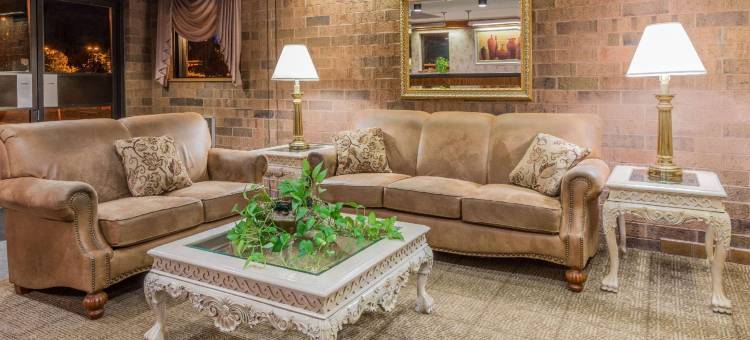 路易斯维尔东品质套房酒店(Quality Inn & Suites Louisville East)图片