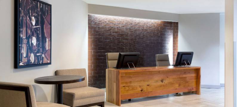 纳什维尔机场逸林酒店(DoubleTree Suites by Hilton Hotel Nashville Airport)图片