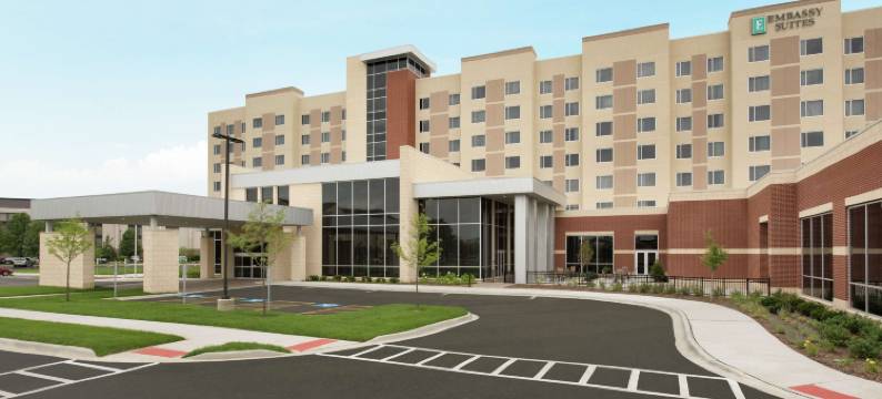 芝加哥内帕维希尔顿安泊酒店(Embassy Suites by Hilton Chicago Naperville)图片