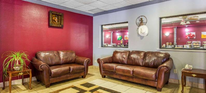 奥佐纳I-10凯艺酒店(Quality Inn Ozona I-10)图片