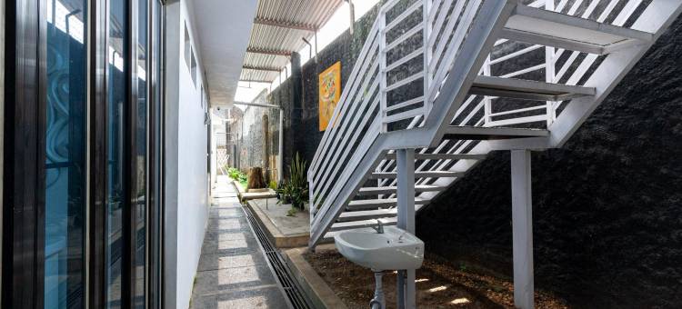 城市景观丹妮拉占碑酒店(Urbanview Daniela Jambi by RedDoorz)图片