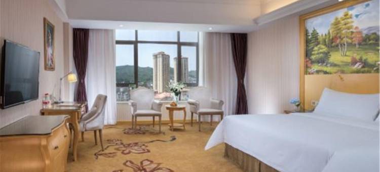 普安保罗贵族国际酒店图片