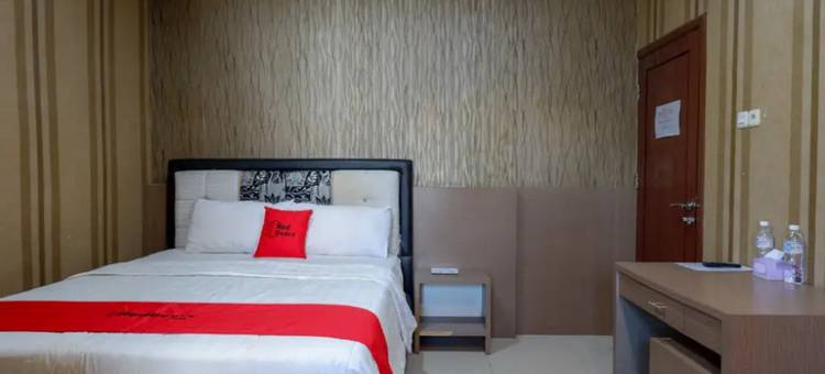 RedDoorz at Jalan Emmy Saelan Palu图片