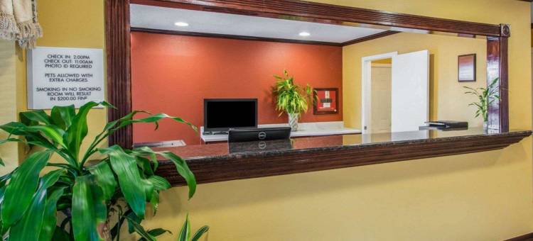 德富尼亚克斯普林斯I-10伊克诺旅馆(Econo Lodge Defuniak Springs I-10)图片