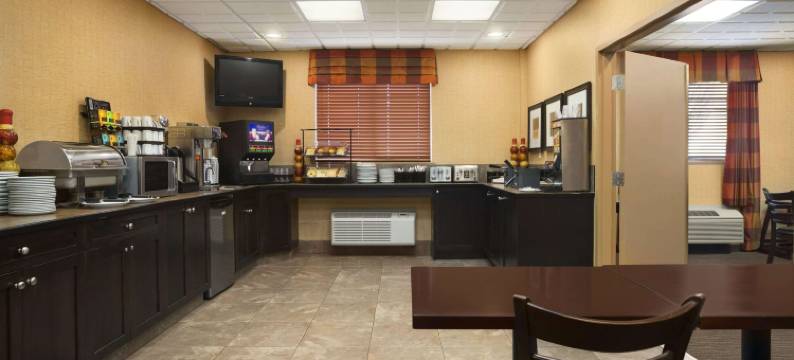 萨里-兰利华美达酒店(Ramada by Wyndham Surrey/Langley)图片