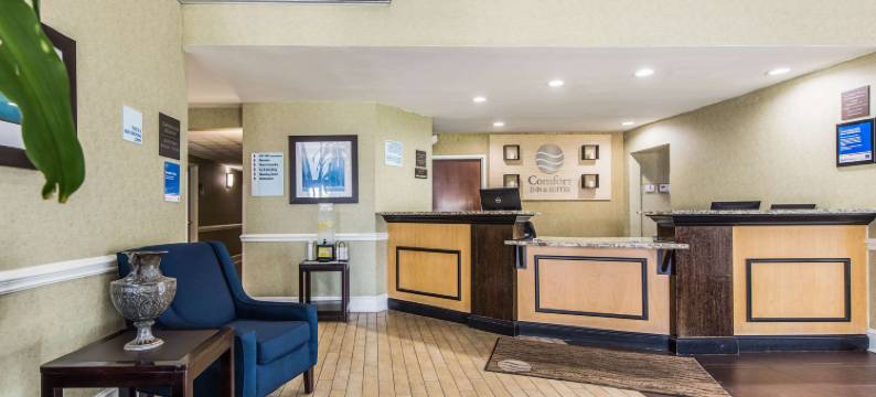 舒适套房酒店-近格林伍德大学(Comfort Inn & Suites Greenwood Near University)图片