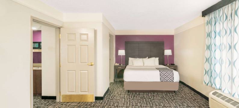 莱瑟姆奥尔巴尼机场拉昆塔温德姆套房酒店(La Quinta Inn & Suites by Wyndham Latham Albany Airport)图片