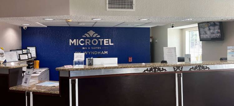 休斯顿麦客达套房酒店(Microtel Inn & Suites by Wyndham Houston)图片