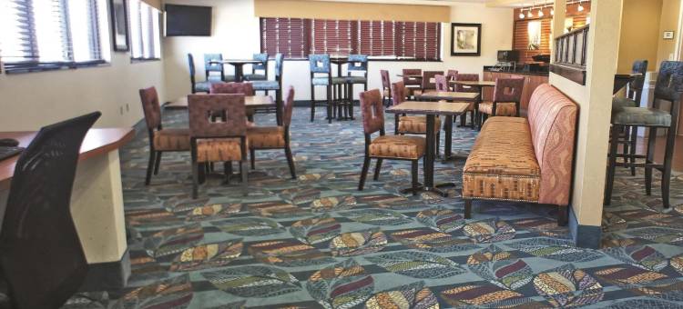 爱德蒙得拉昆塔温德姆套房酒店(La Quinta Inn & Suites by Wyndham Edmond)图片