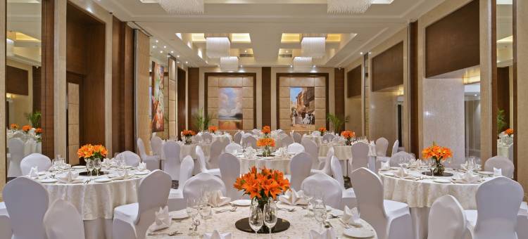 金色萨罗瓦波尔提科酒店(Golden Sarovar Portico)图片