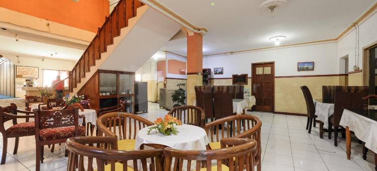 阿尔哈基姆伊斯兰酒店(Hotel Al Hakim Syariah Redpartner)图片