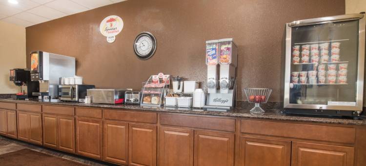 詹姆斯敦速8酒店(Super 8 by Wyndham Jamestown)图片