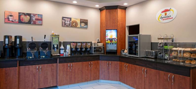 坎卢普斯速8酒店(Super 8 by Wyndham Kamloops on the Hill)图片