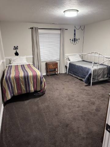 Quiet Country Home !! Close to Skiing resorts, shopping and more