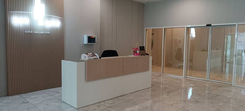 18th Floor Luxury Condo with Pool图片