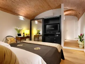 格拉西拉庭院酒店(Graziella Patio Hotel)