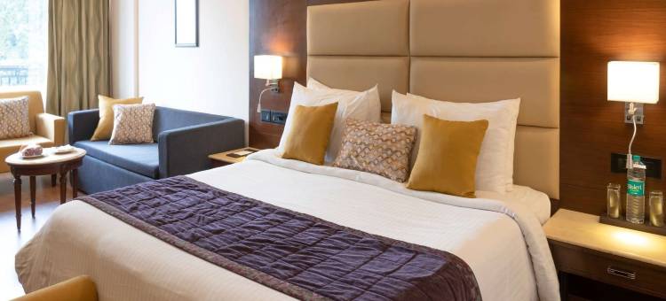 马德胡班萨罗瓦尔门廊慕苏里(Madhuban Sarovar Portico Mussoorie)图片