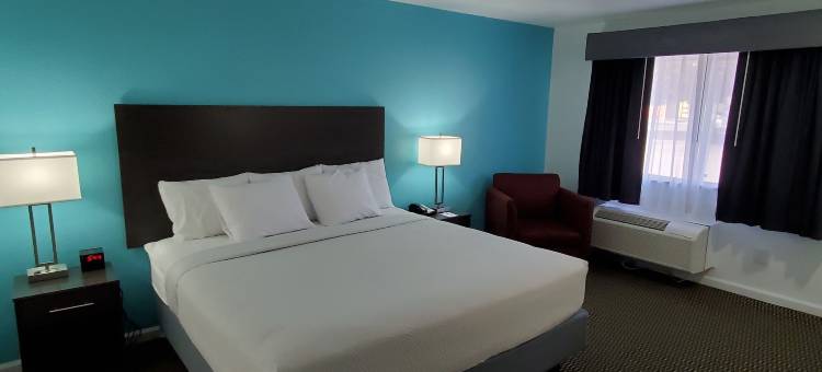 利沃尼/坎顿/诺维底特律地区Travelodge by Wyndham酒店(Travelodge by Wyndham Livonia/Canton/Novi Detroit Area)图片