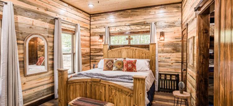 Stunning Cabin with Gas Fireplace and Hot Tub - Gorgeous Ample Retreat图片