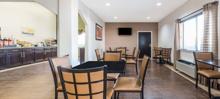 达拉斯戴斯套房酒店(Days Inn & Suites by Wyndham Dallas)图片