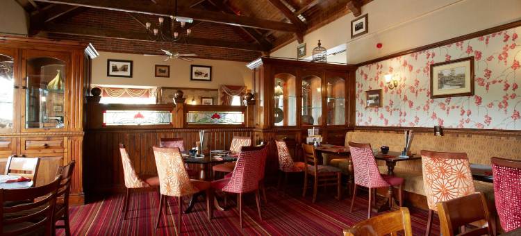 Best Western Plus Pastures Hotel图片