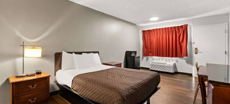 布鲁克劳恩6号汽车旅馆(Rodeway Inn)图片