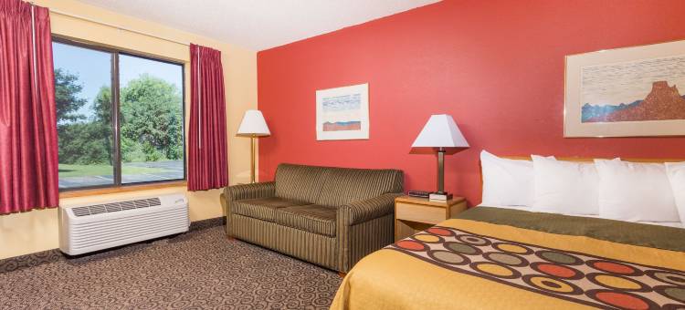 阿普尔顿速8酒店(Super 8 by Wyndham Appleton)图片