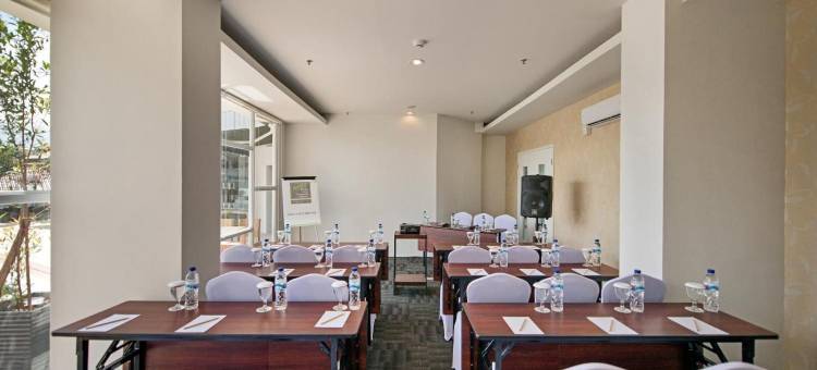 望加锡哈沙努汀维姿普莱姆酒店(Whiz Prime Hotel Hasanuddin Makassar)图片