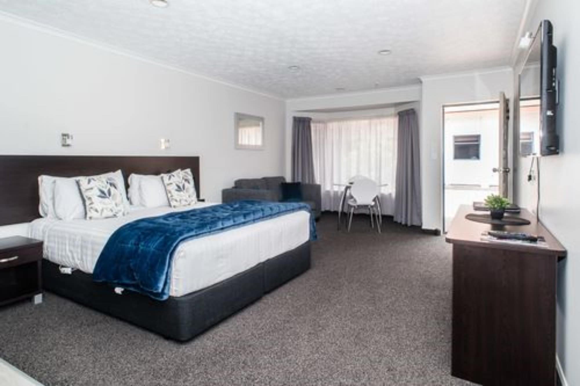 White Heron Motor LodgeOver view