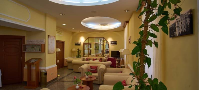 玫瑰别墅酒店(Hotel Vila Ružica- Glavna Zgrada I Depandanse)图片