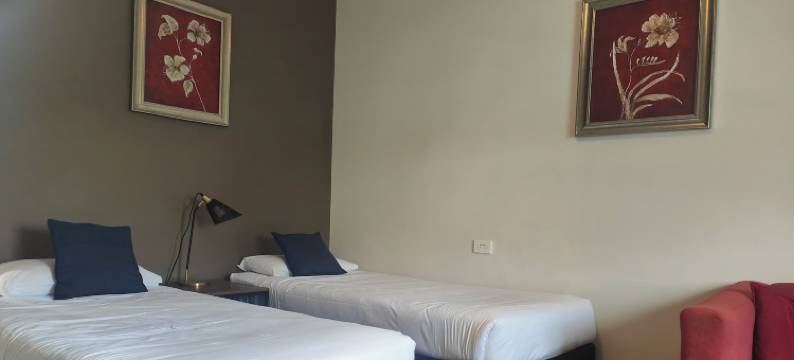 巴瑟斯特百年旅馆(Centennial Inn on Bathurst)图片