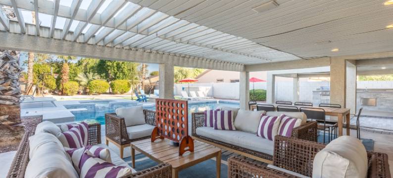 Luxury Backyard Oasis with Game Room and Private Gym - Stunning Retreat图片