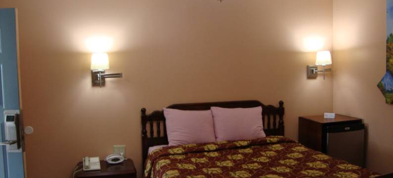 平康宁步道汽车旅馆(Pinconning Trail Inn Motel)图片