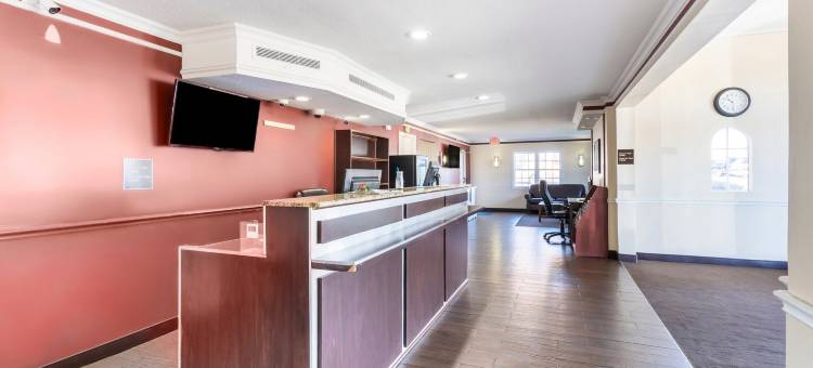 OYO塔尔萨北谢里登路机场酒店(OYO Hotel Tulsa N Sheridan Rd & Airport)图片