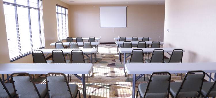 圆石套房酒店-马凯特(Cobblestone Inn & Suites - Marquette)图片