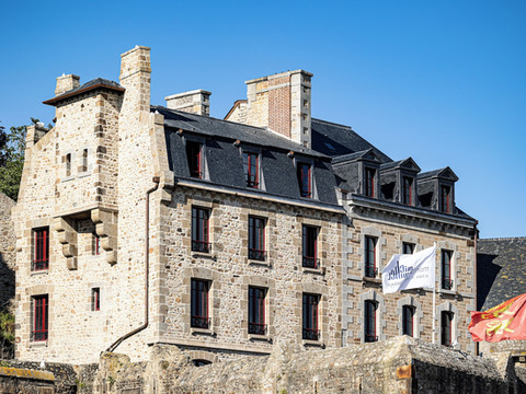 梅瑞坡吾拉德酒店