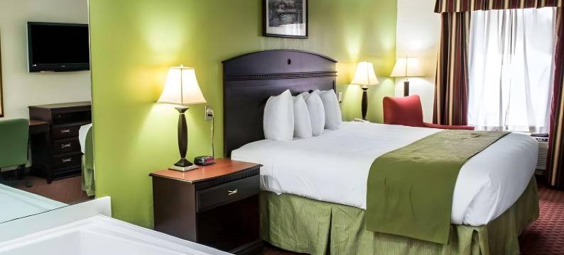 奇普利I-10出口120凯艺酒店(Quality Inn Chipley I-10 at Exit 120)图片