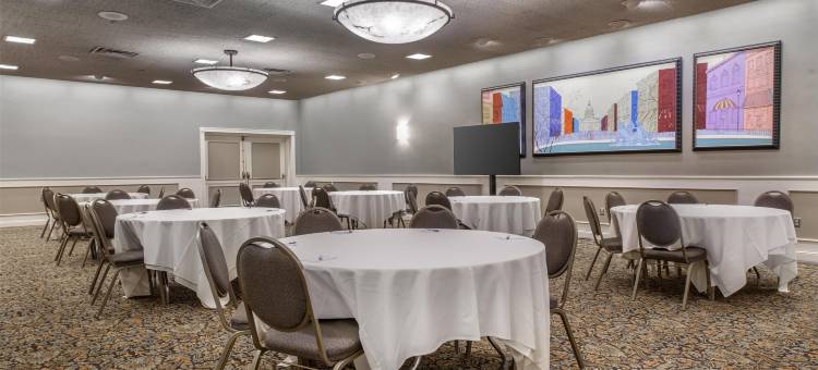 诺曼底贝斯特韦斯特优质套房酒店(Best Western Plus The Normandy Inn & Suites)图片