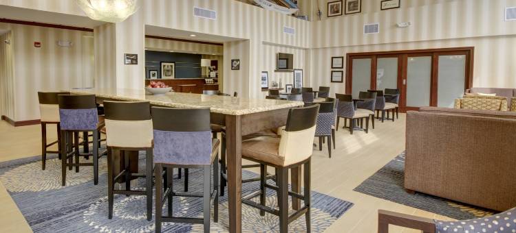 亚历山德里亚希尔顿欢朋旅馆及套房酒店(Hampton Inn & Suites Alexandria)图片