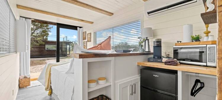 新的日出舒适集装箱家(New the Sunrise Cozy Container Home)图片