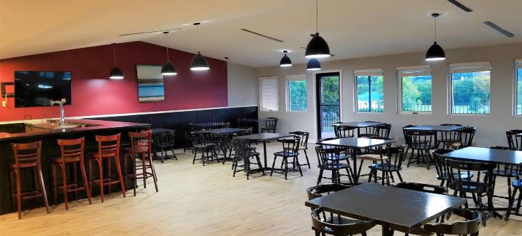 佛罗伦萨维尔旅馆，餐厅&游泳池(Ramada by Wyndham Florenceville)图片