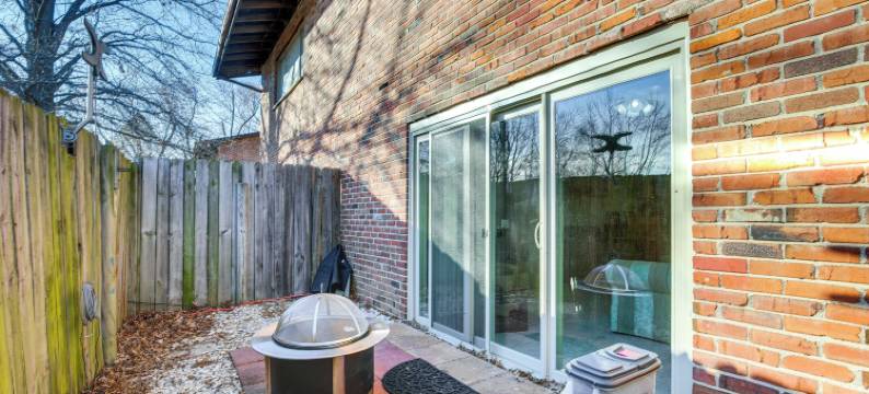 圣安镇家庭住宿，距离国际机场< 1英里！(St Ann Townhome < 1 Mi to International Airport!)图片