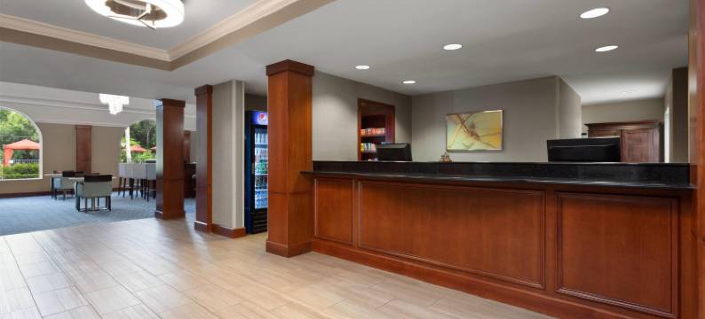 那不勒斯浩枫温德姆公寓(Hawthorn Extended Stay by Wyndham Naples)图片