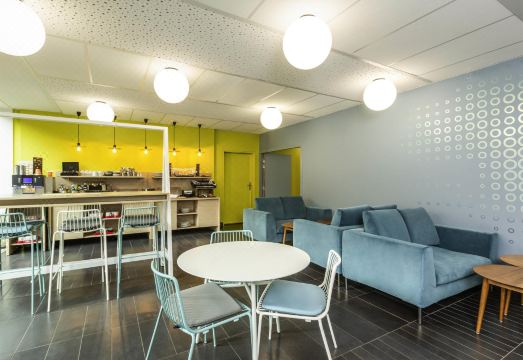 Aparthotel Adagio Access Paris ReuillyHotel Overview