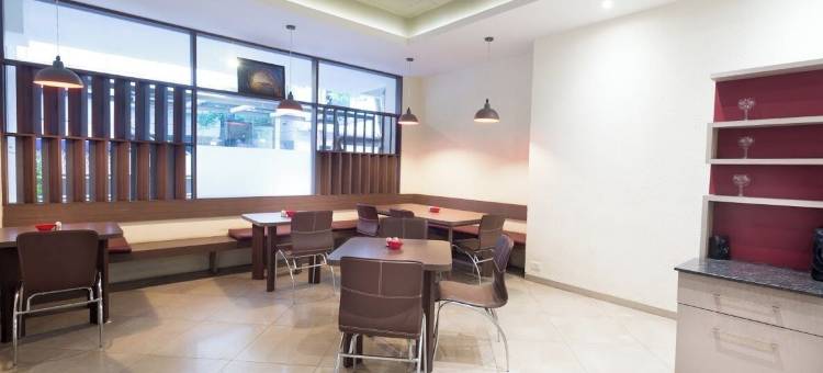 艾索拉套房酒店(Ixora Suites)图片