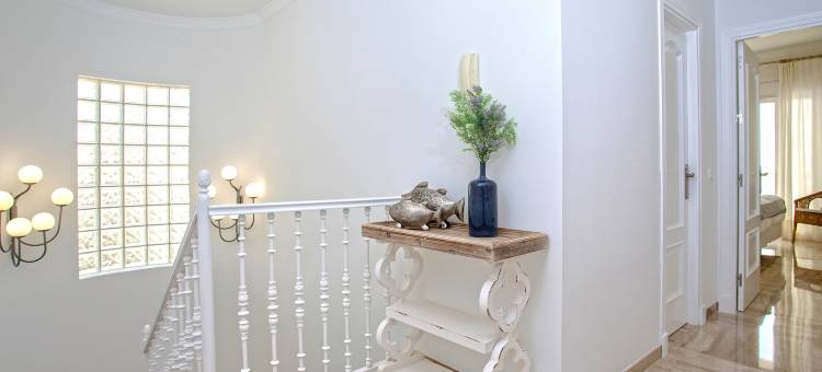 Villa with pool in front of the beach. La Barrosa图片