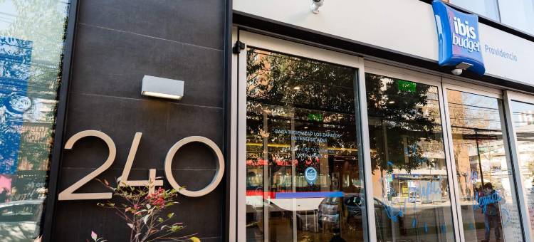 宜必思快捷圣地亚哥普罗维登西亚酒店(Ibis Budget Santiago Providencia)图片