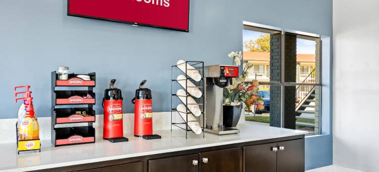 圣安东尼奥东霍姆汤公寓-Frost Bank中心(HomeTowne Studios by Red Roof San Antonio E - Frost Bank Center)图片