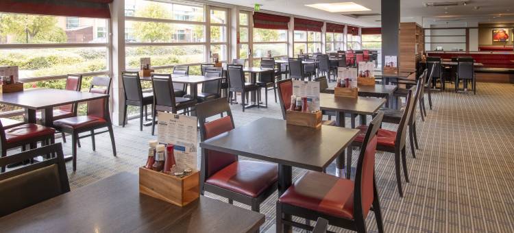米尔顿凯恩斯智选假日酒店(Holiday Inn Express MILTON KEYNES by IHG)图片