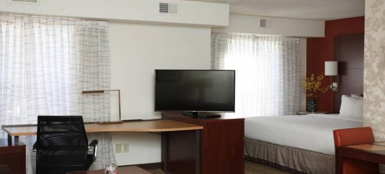 MainStay 套房酒店苹果顿机场 - 福克斯河购物中心区域(MainStay Suites Appleton Airport - Fox River Mall Area)图片